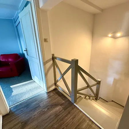 Corner House Apartment *